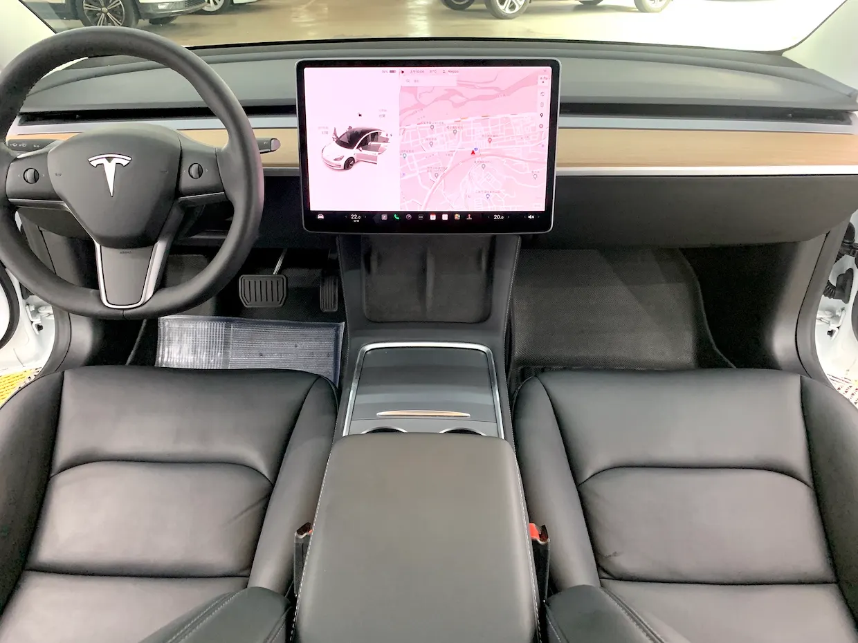 Tesla Model 3 SR+ 照片 1