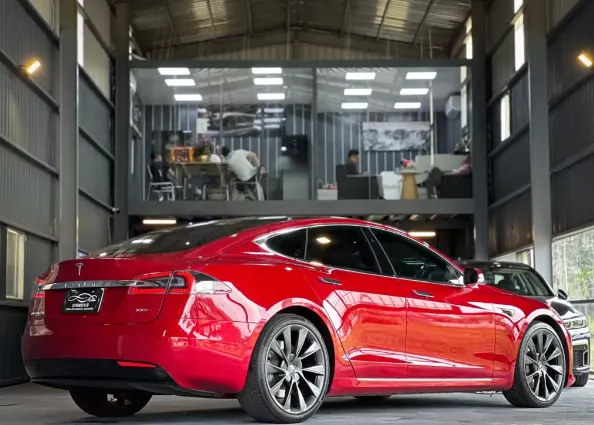 Tesla Model S 100D