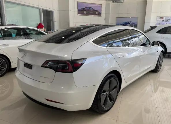 Tesla Model 3 LR