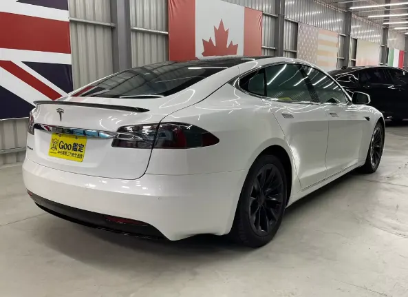 Tesla Model S 75 照片 1