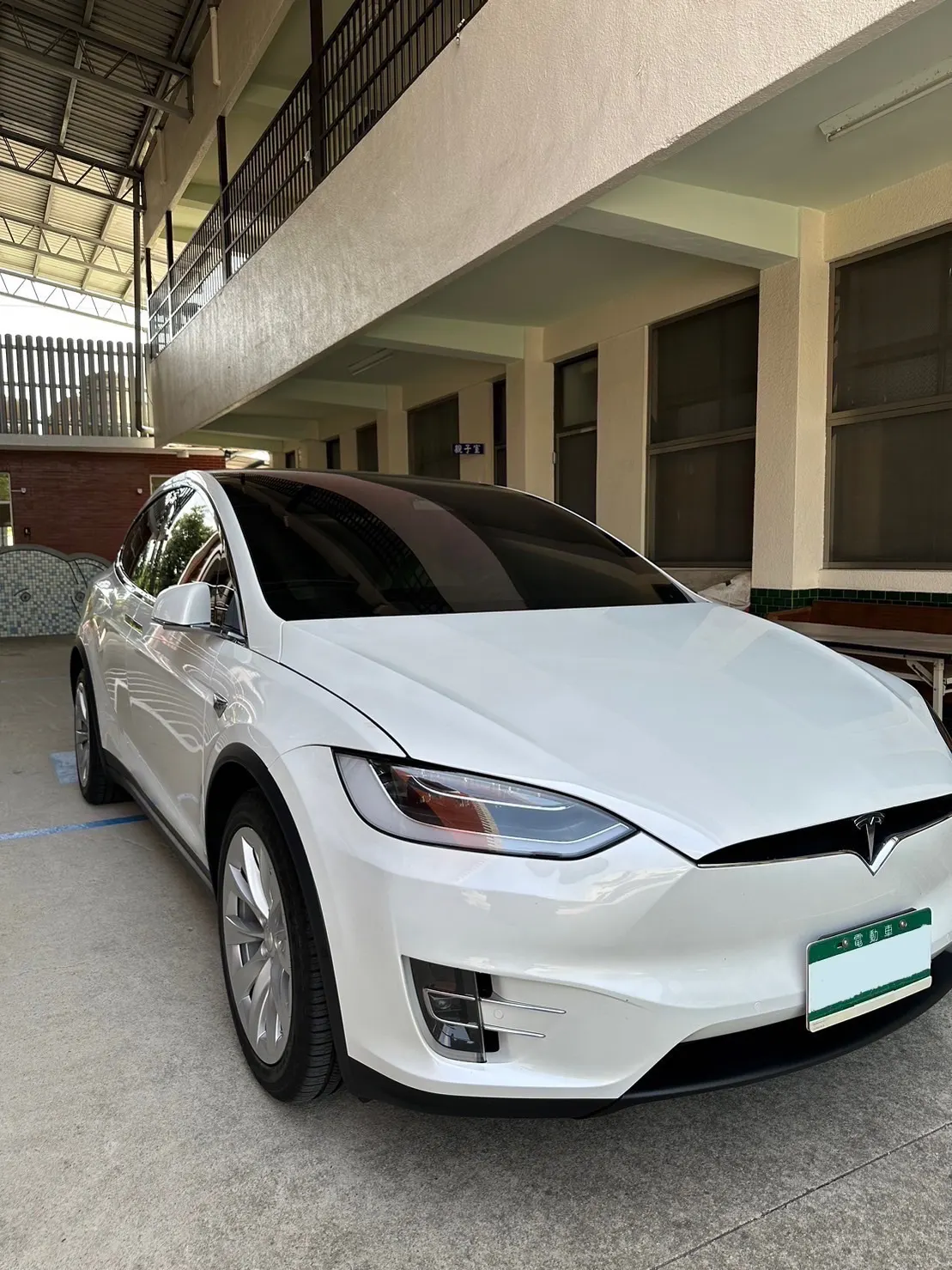 Tesla Model X P100D 照片 1