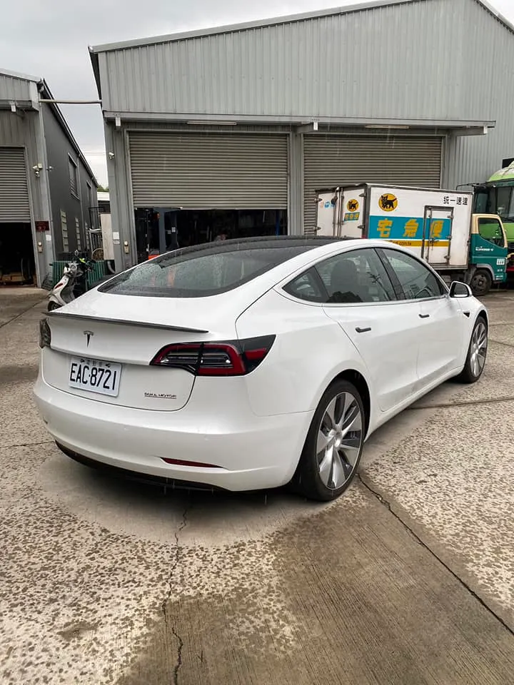 Tesla model 3 Performance