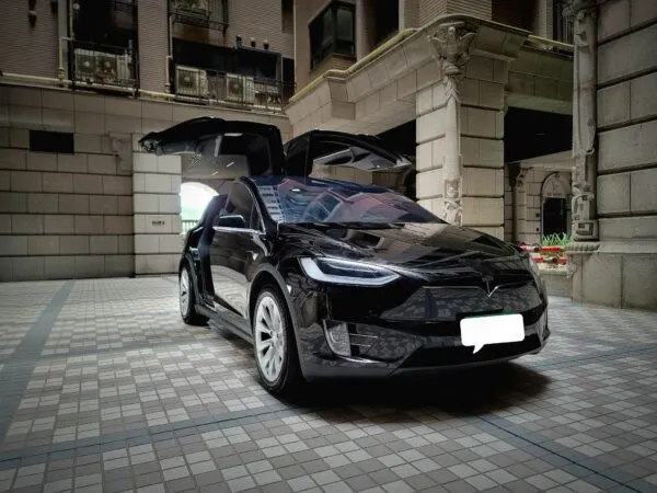 Tesla Model X LR