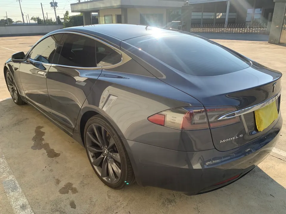 Tesla Model S 75D