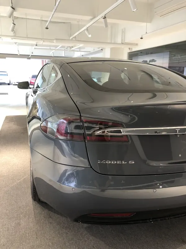 Tesla Model S 75D 照片 1