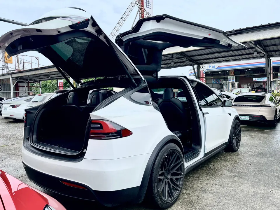 TESLA MODEL X LR