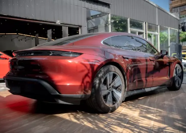 Porsche Taycan 4s 照片 1