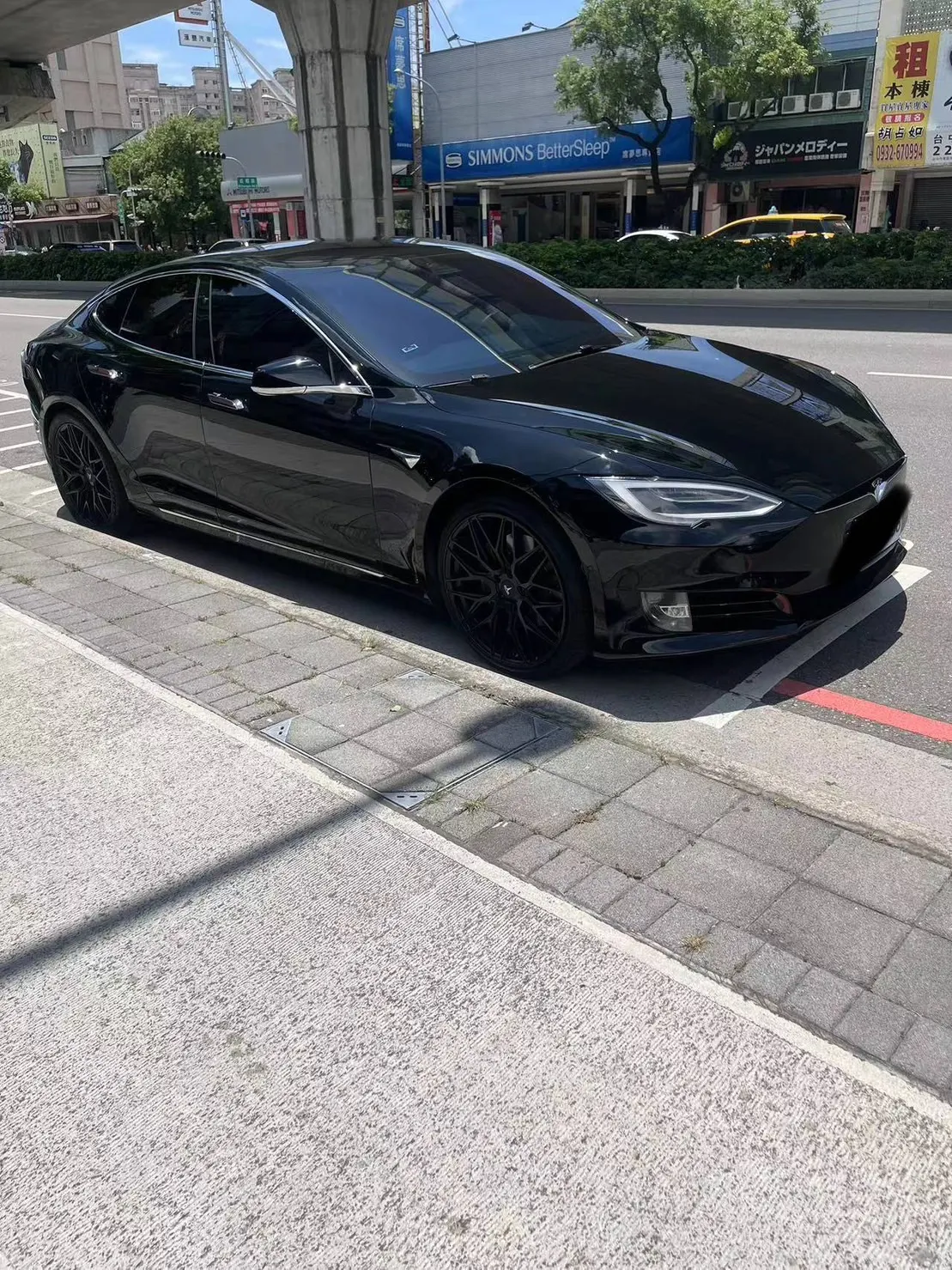 Tesla Model S 75D 照片 1