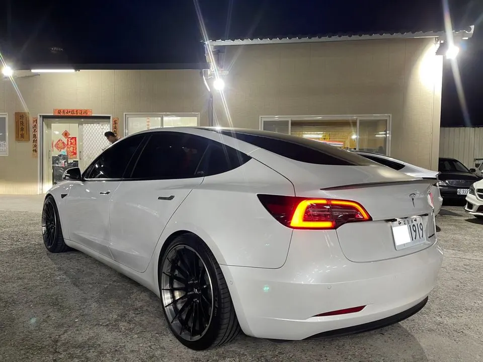 Tesla Model 3 LR 照片 1