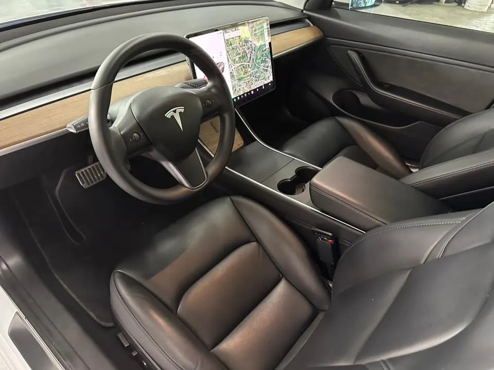 Tesla Model 3 LR 照片 1