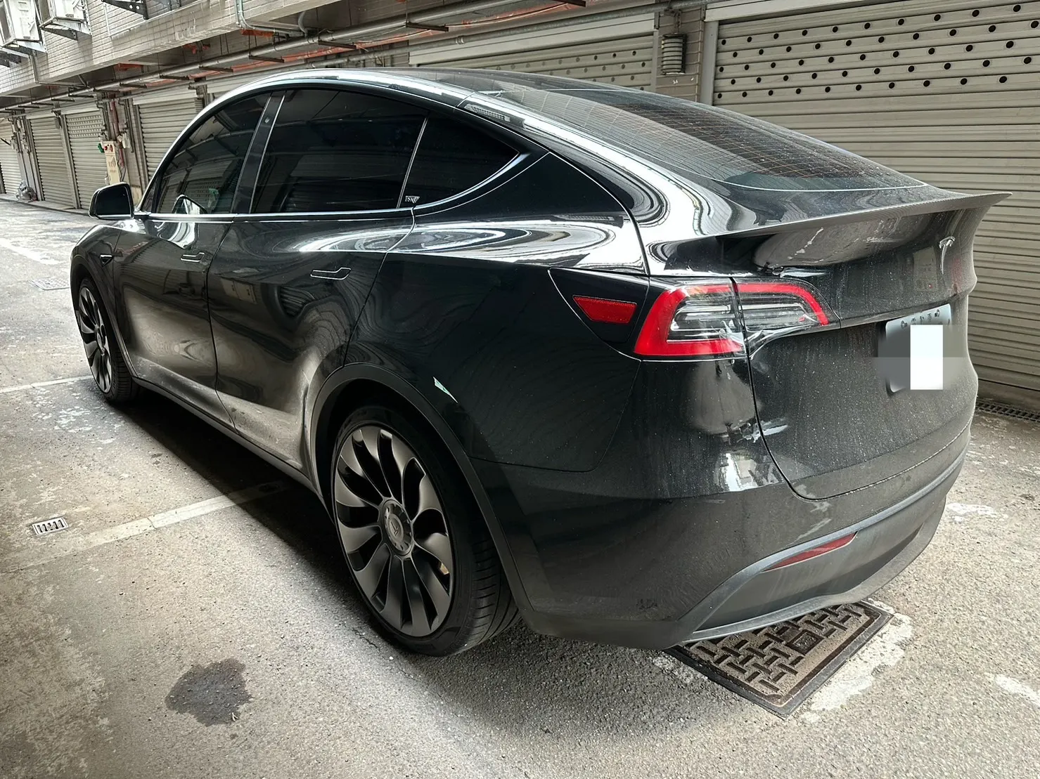 Tesla Model Y Preformance 照片 1