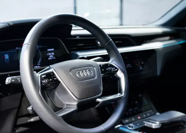 Audi E-TRON Sportback 55 S-LINE