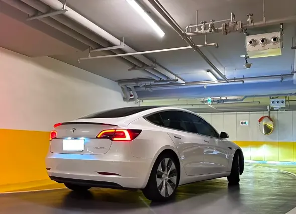 Tesla Model 3 Performance