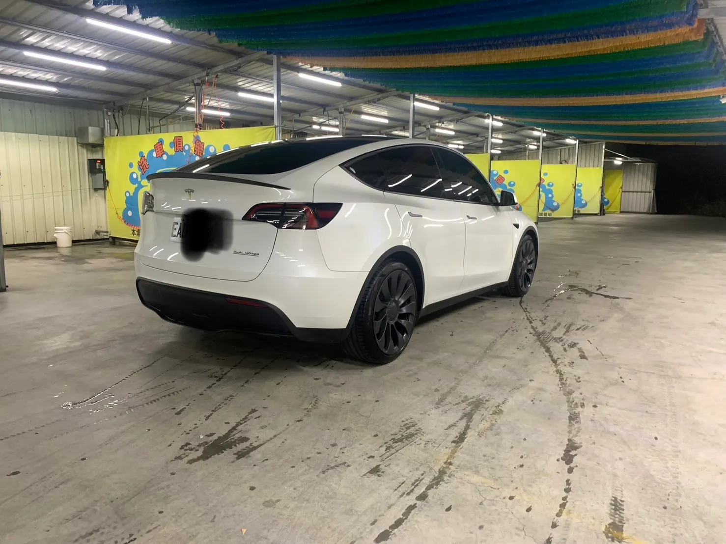 Tesla Model Y Performance 照片 1