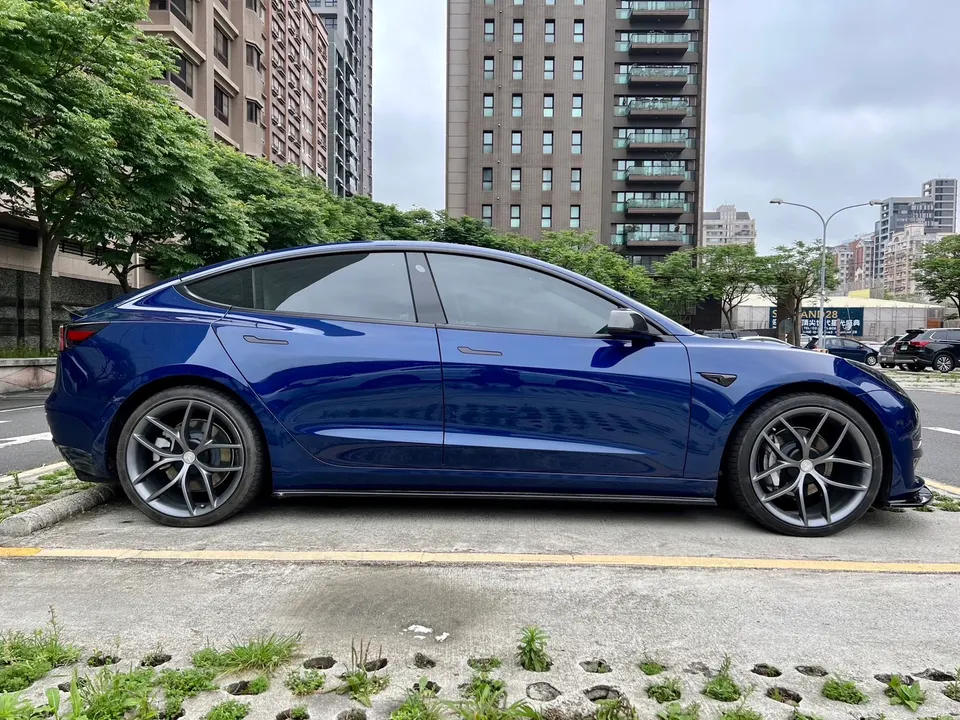 Tesla Model 3 LR