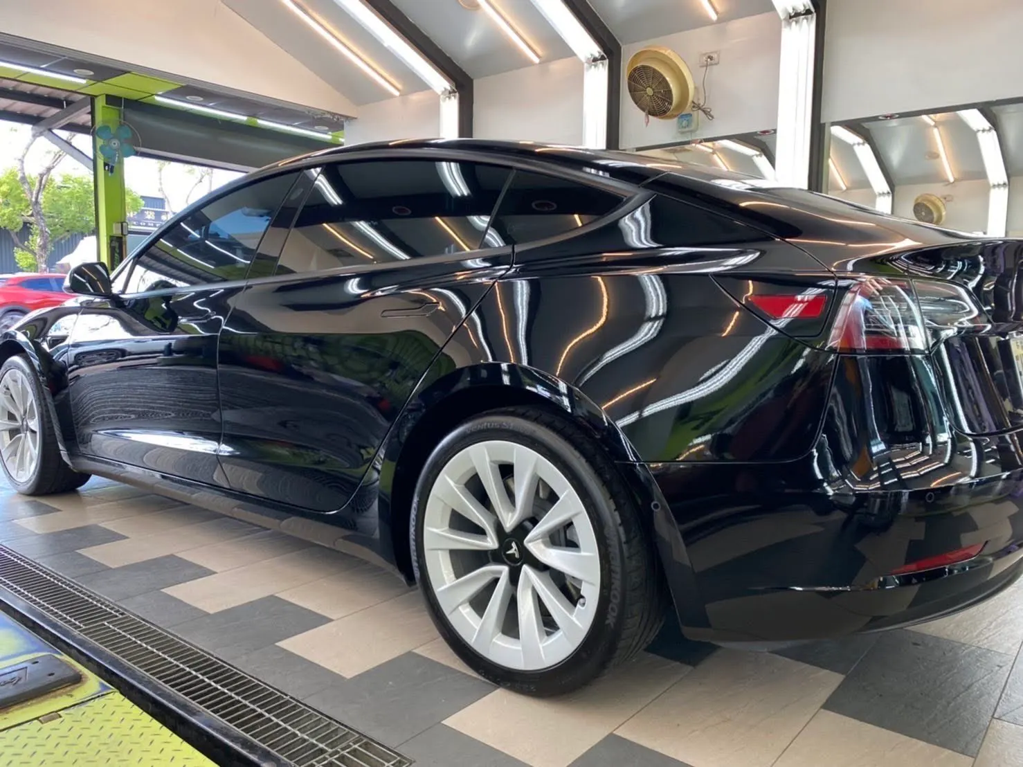 Tesla Model 3 LR 全車透明犀牛皮 照片 1