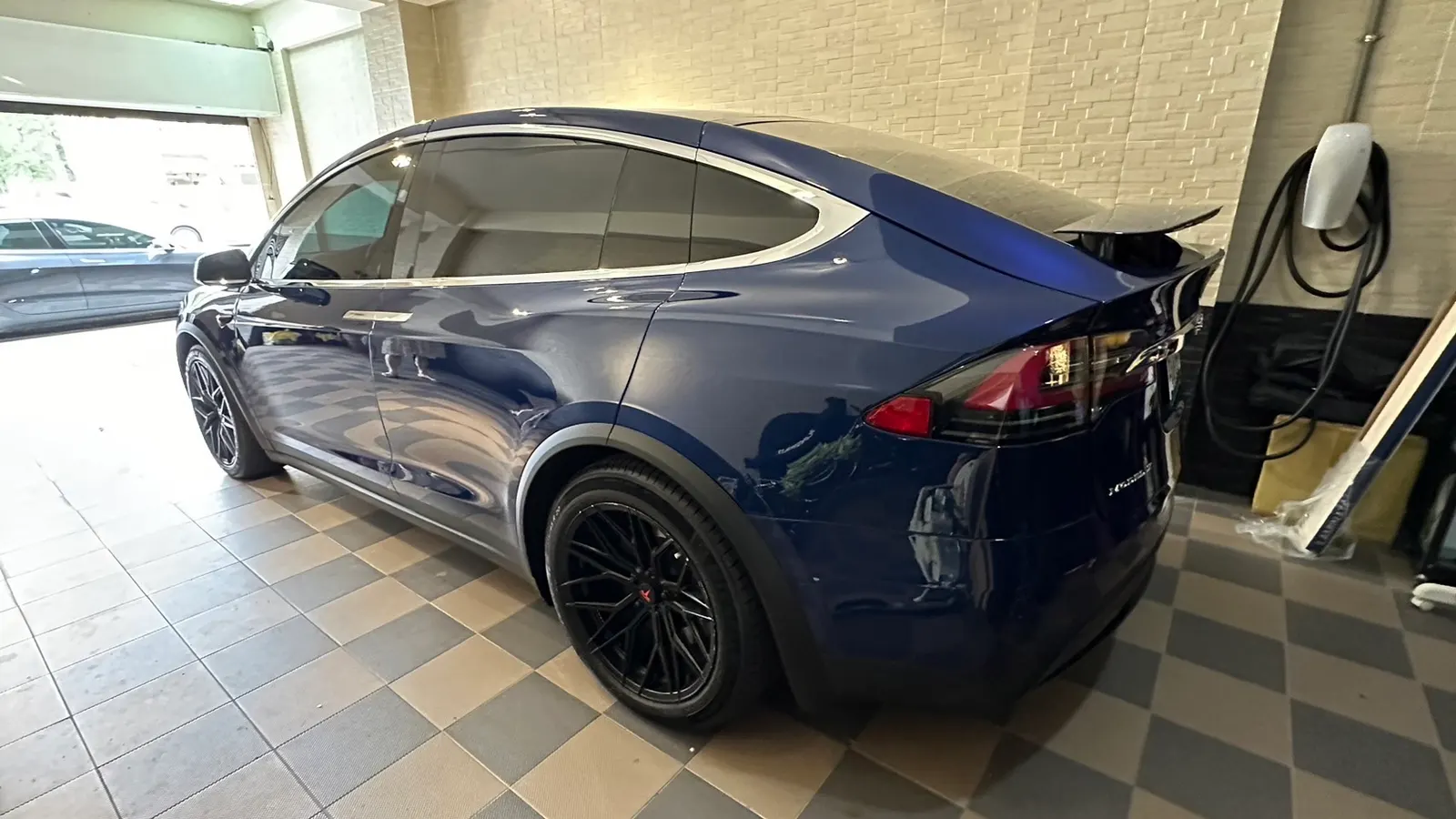 Tesla Model X 100D 照片 1