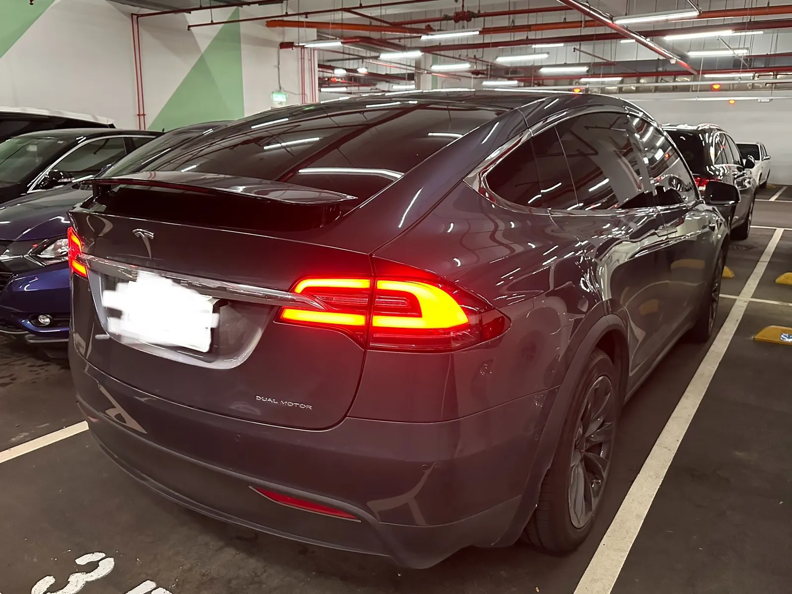 Tesla Model X 75D 照片 1