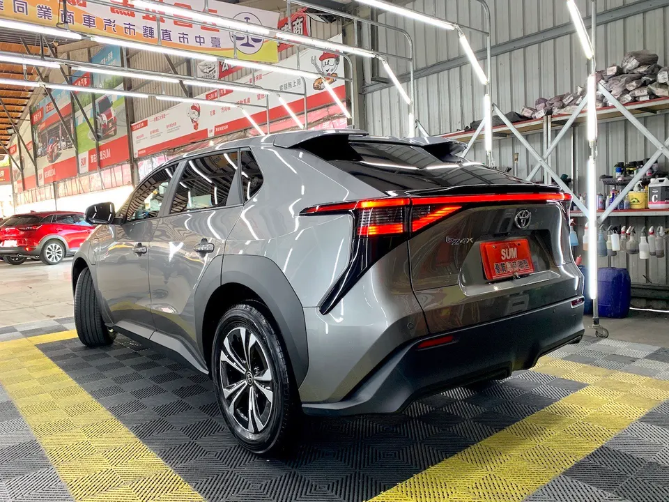 TOYOTA bZ4X