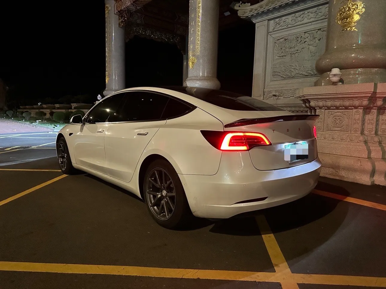 TESLA MODEL3 SR 照片 1