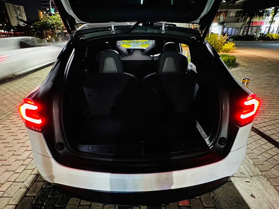 Tesla Model X LR