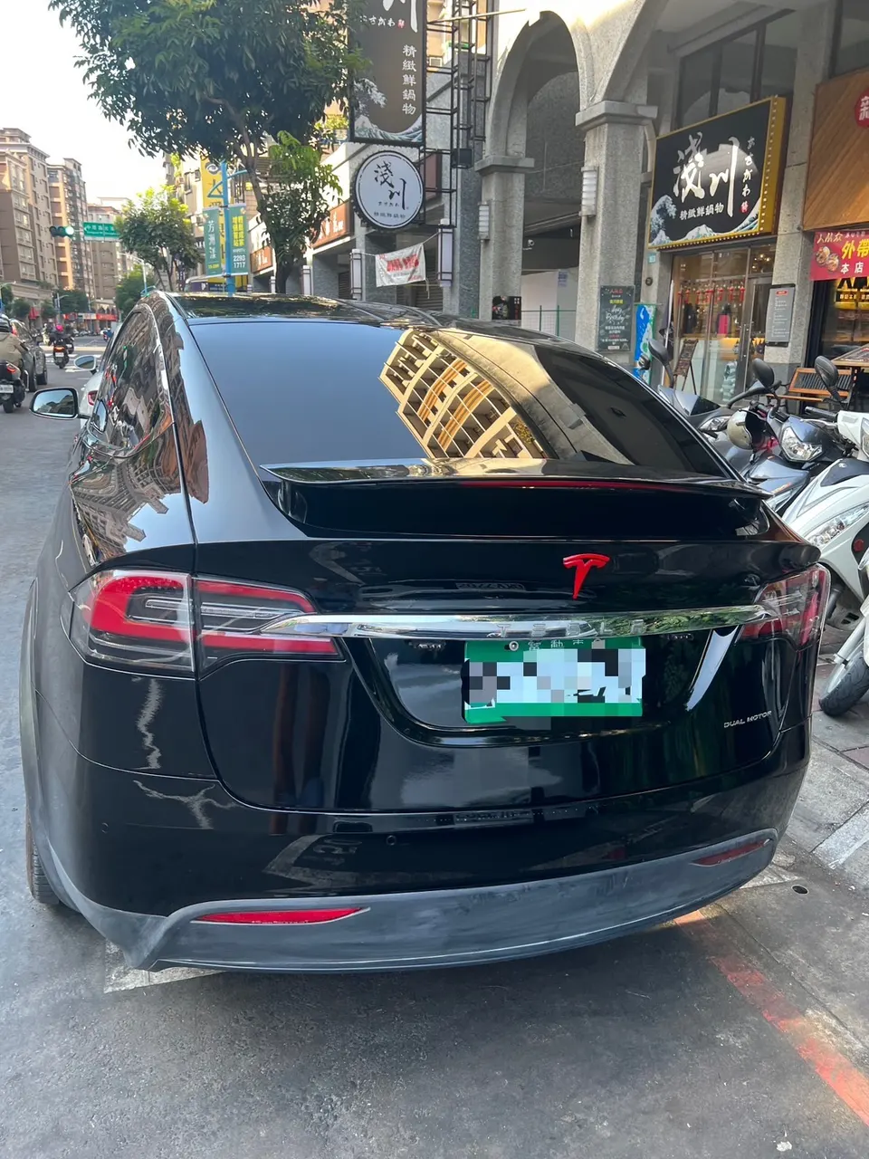 Tesla Model X LR