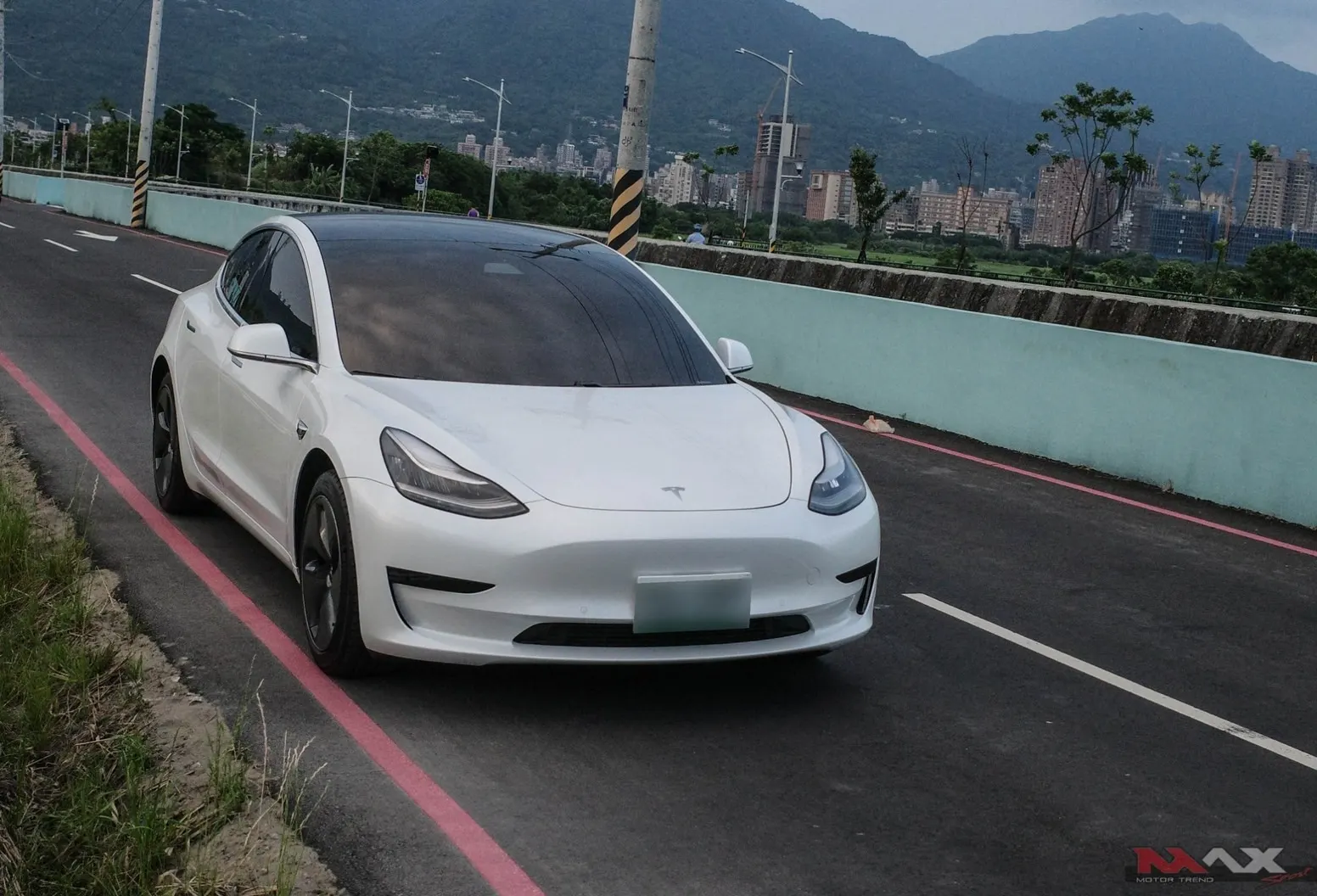 Tesla Model 3 LR 照片 1