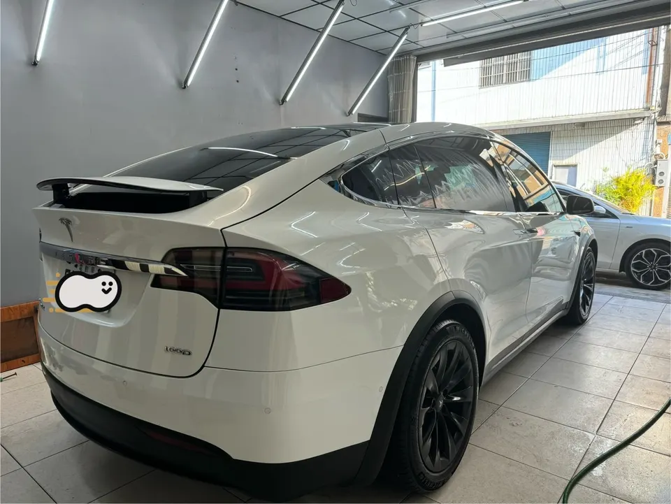 Tesla Model X 100D