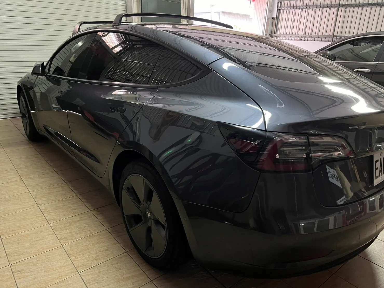 Tesla Model 3 LFP 照片 1