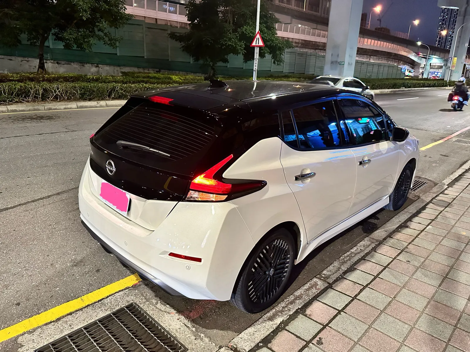 Nissan leaf 照片 1