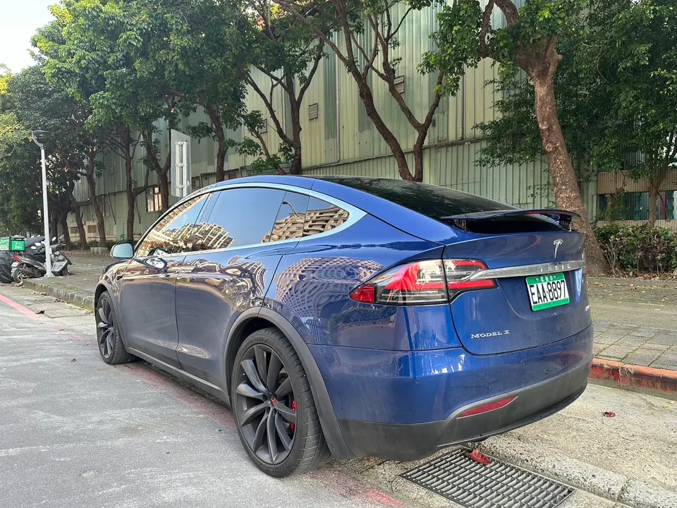Tesla Model X P100D