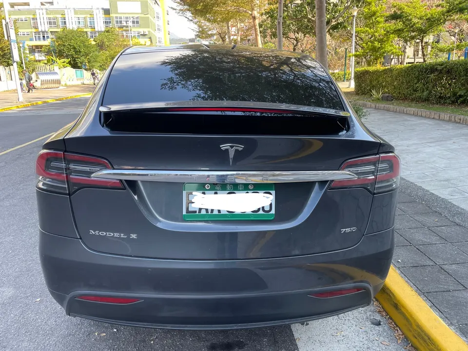 Tesla Model X 75D