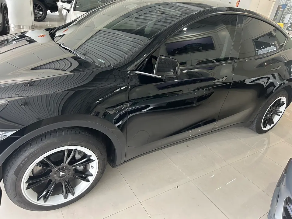 Tesla Model Y LR