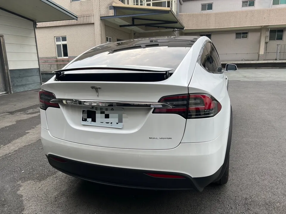 Tesla Model X LR Plus