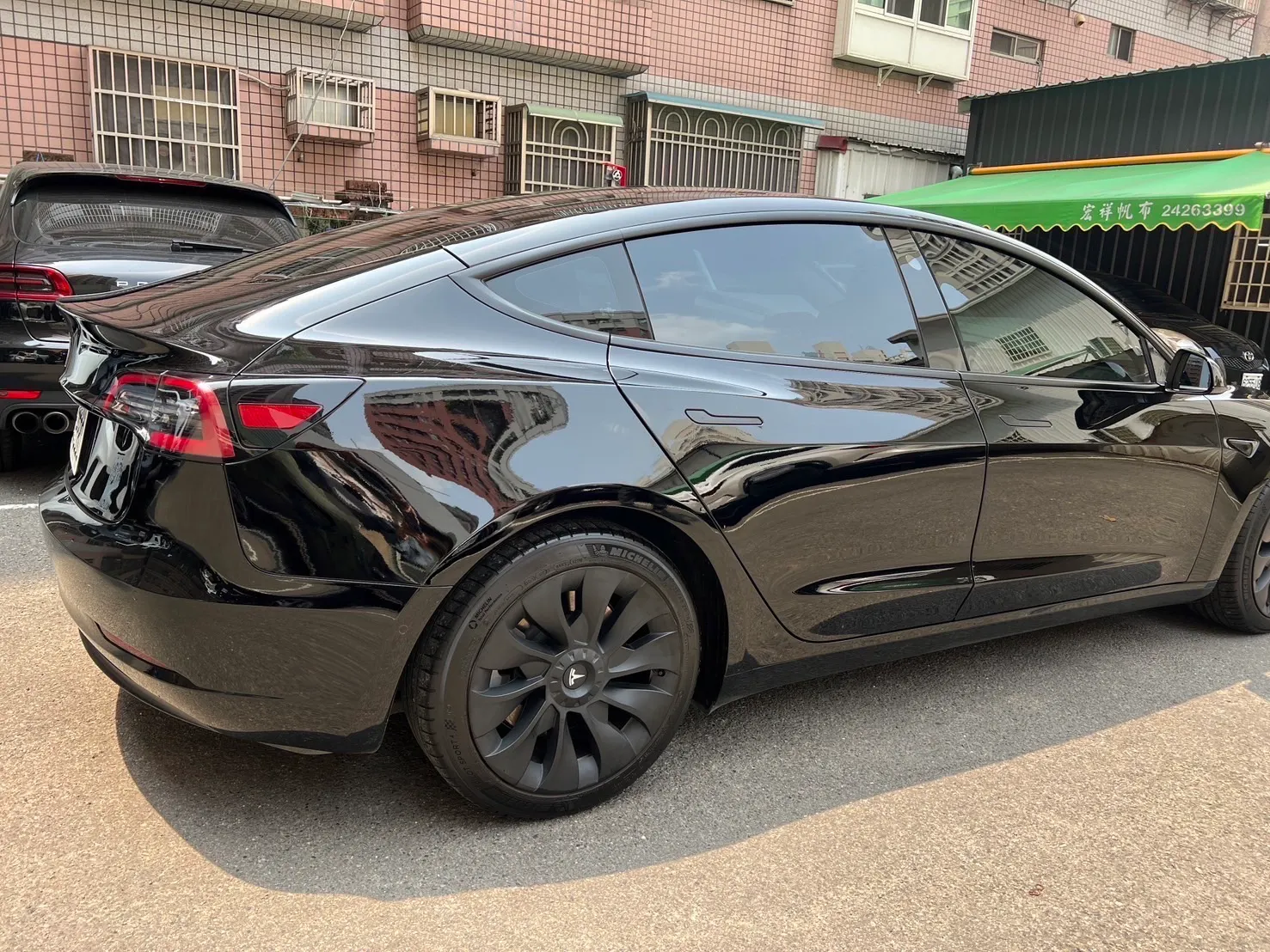 Tesla Model 3 SR+ 照片 1
