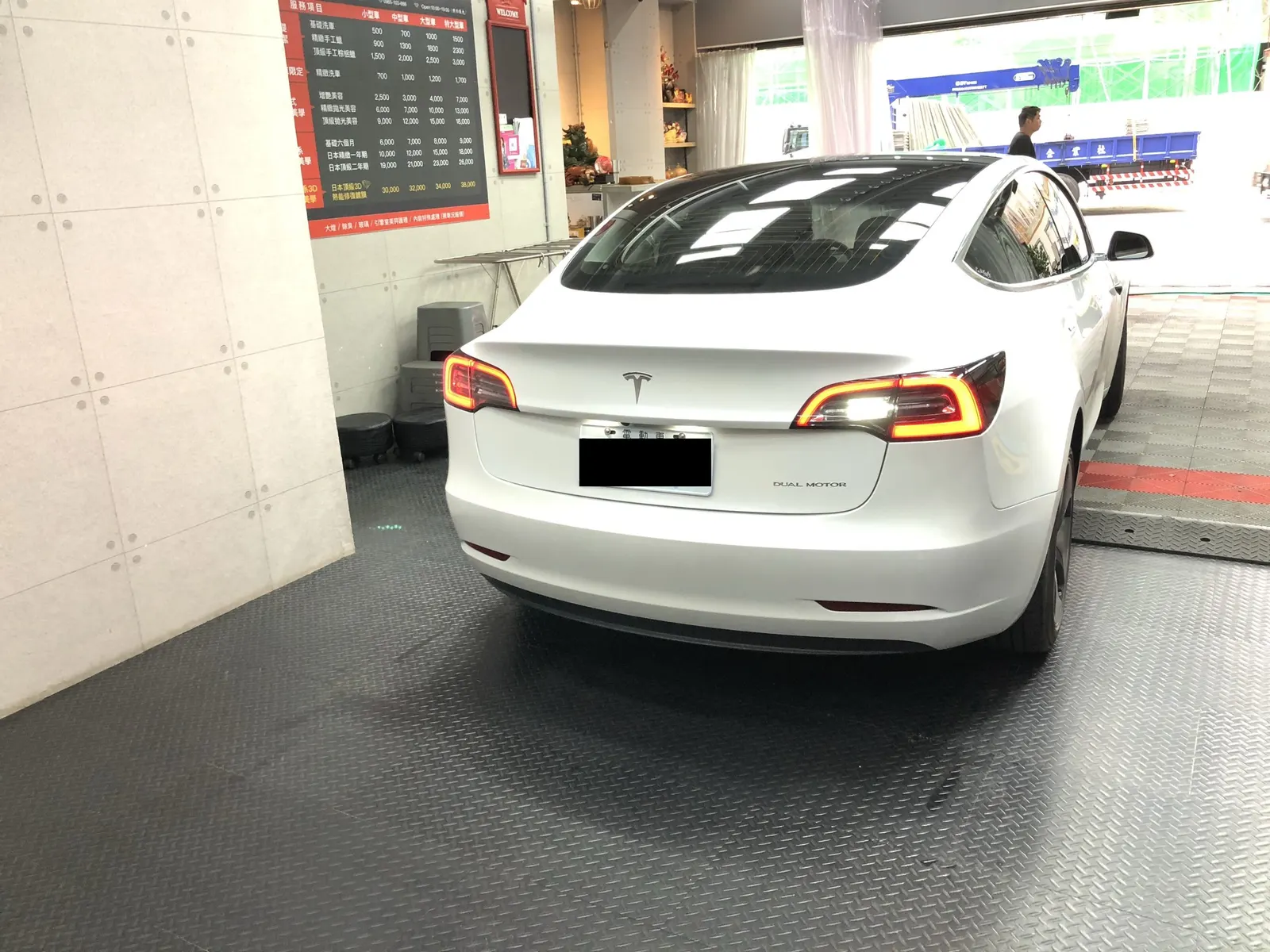 Tesla Model 3 LR 照片 1