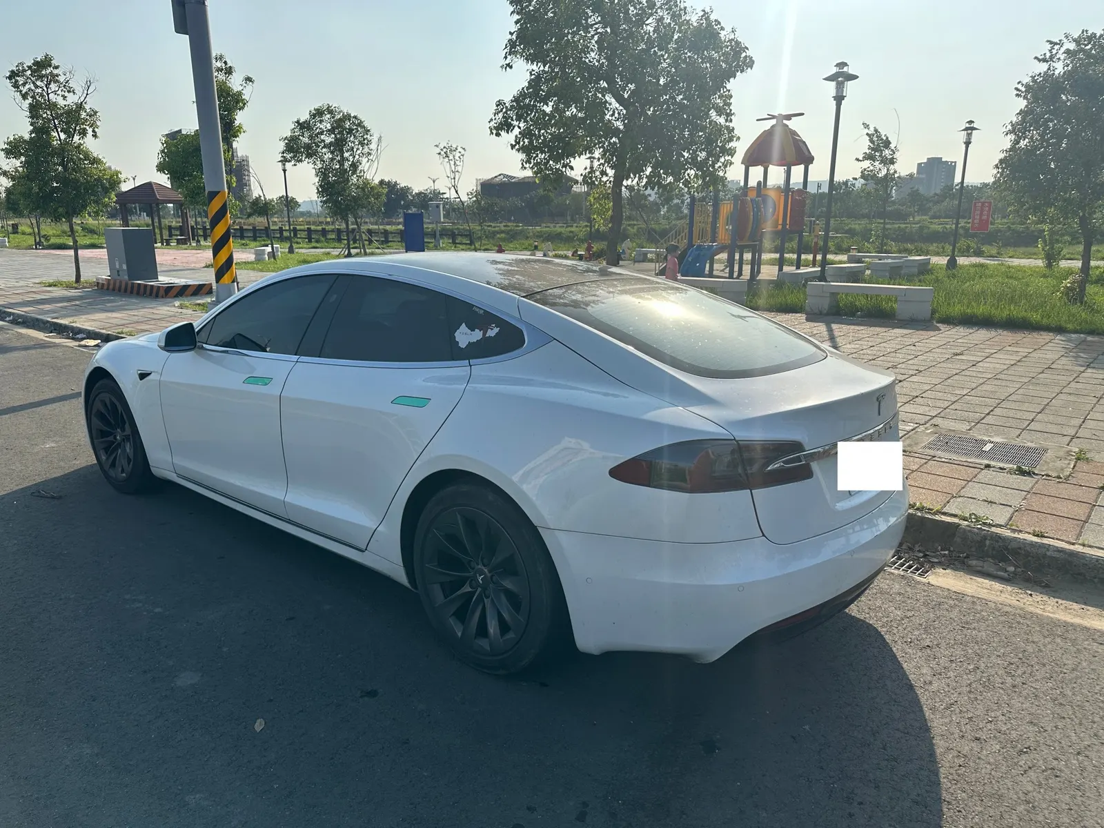 Tesla Model S LR 照片 1