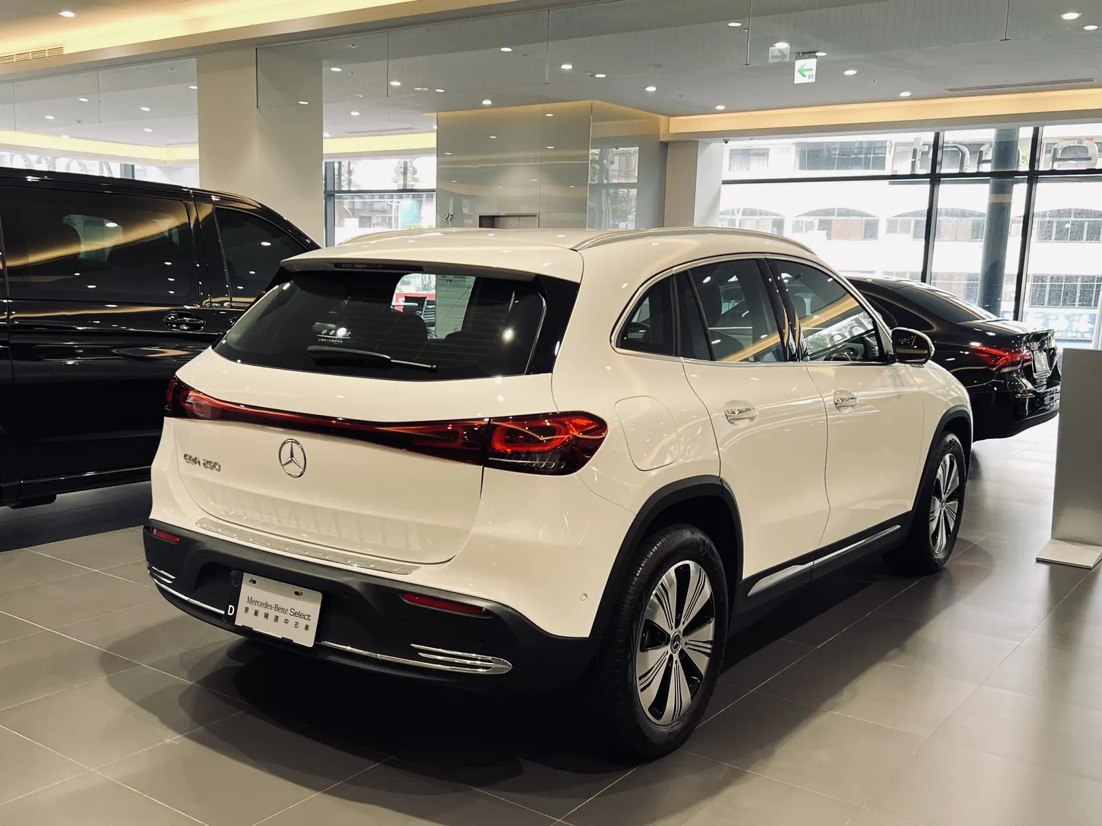 賓士Benz-EQA250原廠精選車 照片 1