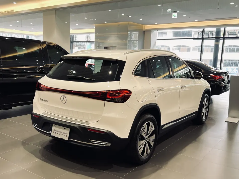 賓士Benz-EQA250原廠精選車