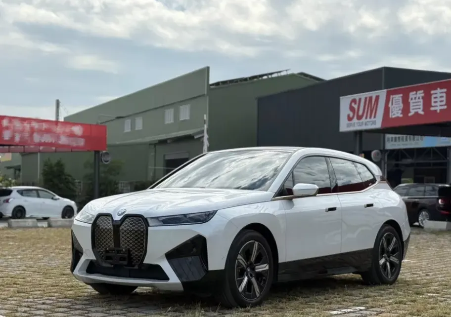 BMW iX xDrive40