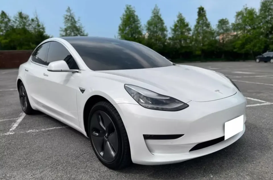 Tesla Model 3 Long Range