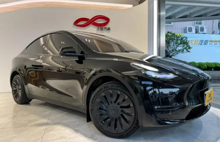 Tesla Model Y Long Range