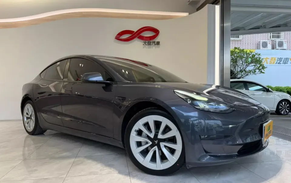 Tesla Model 3 Long Range