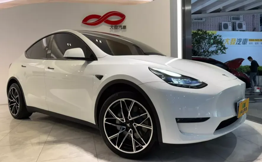Tesla Model Y Long Range
