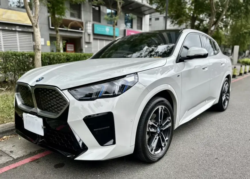 BMW iX2 xDrive30 M Sport