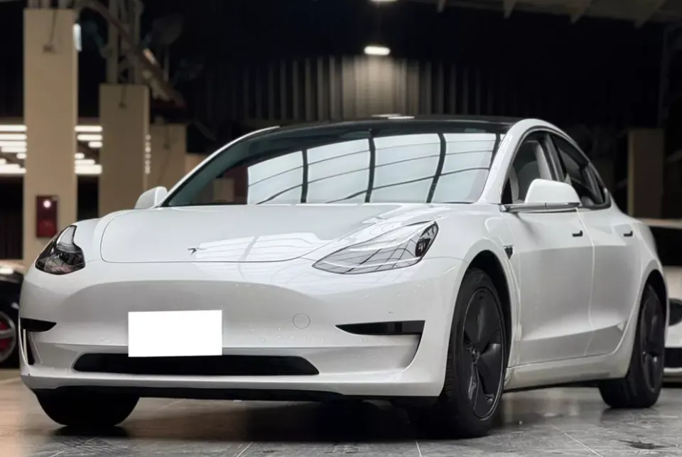 Tesla Model 3 SR
