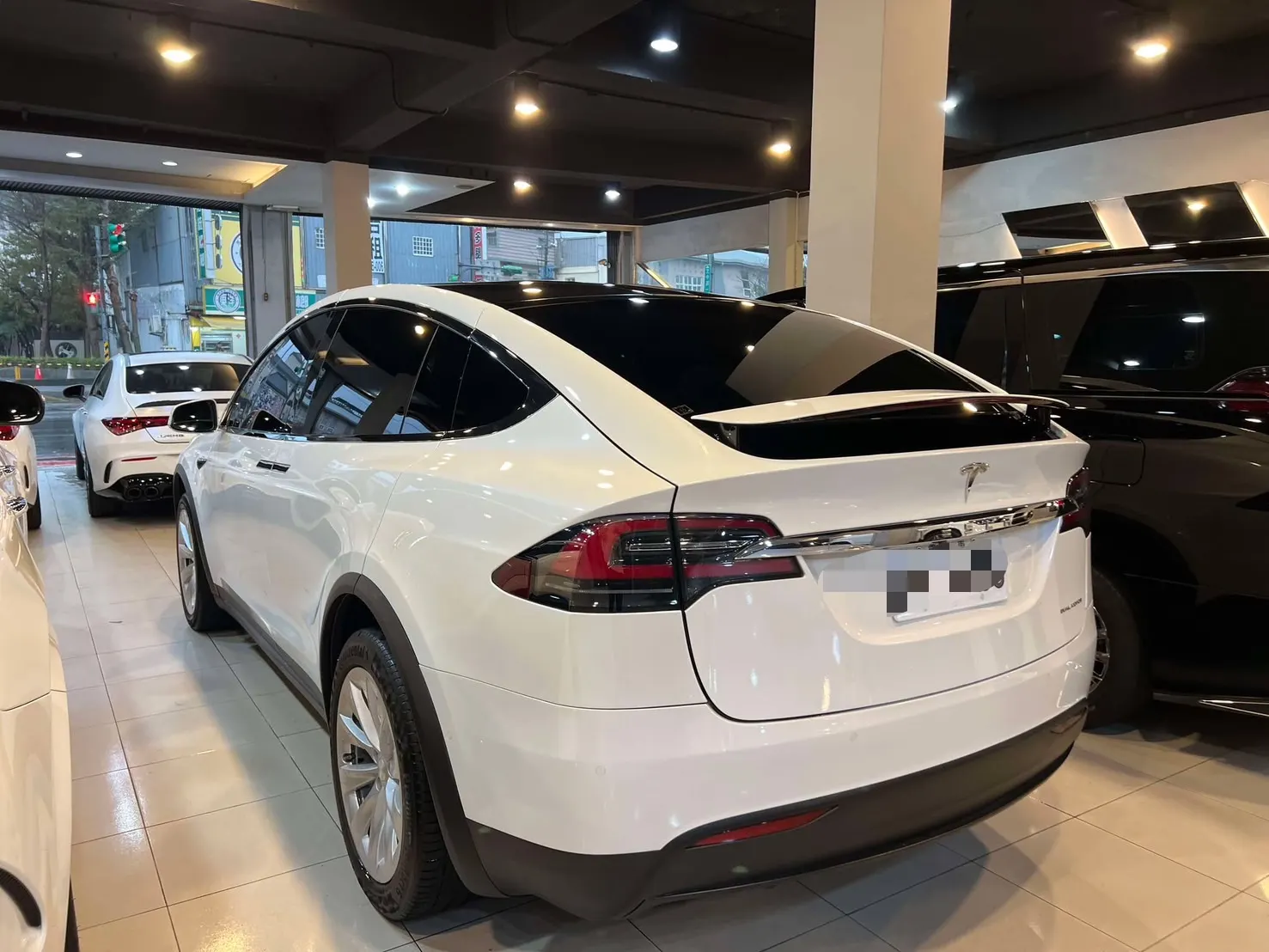 TESLA MODEL X LR 照片 1