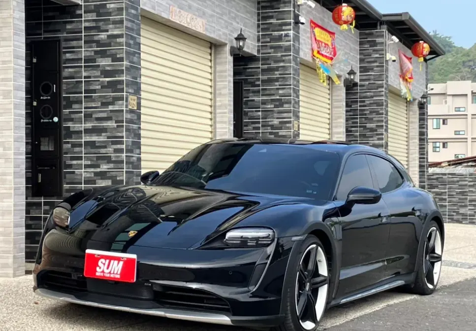 Porsche Taycan 4 Cross Turismo 照片 1