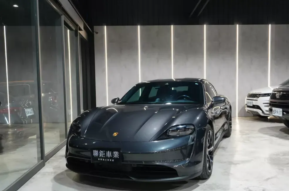 Porsche Taycan RWD 照片 1