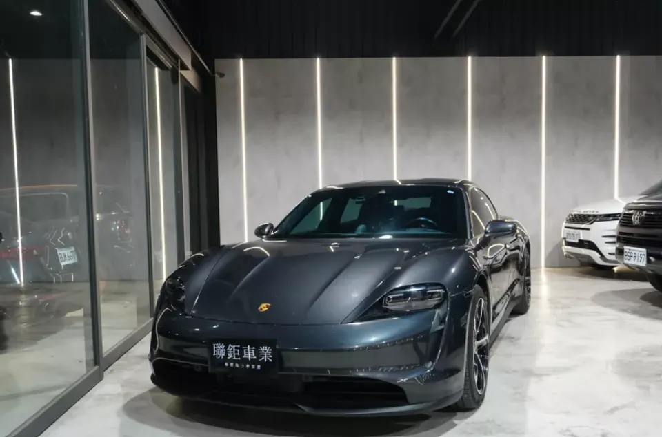 Porsche Taycan RWD